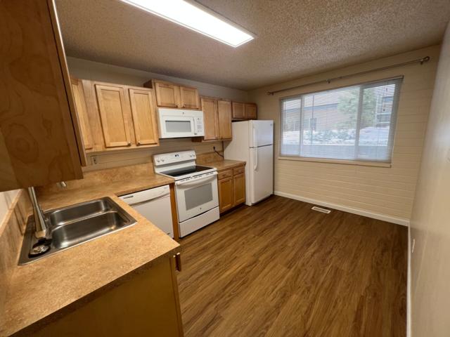 933 4th Ave E Apt 13